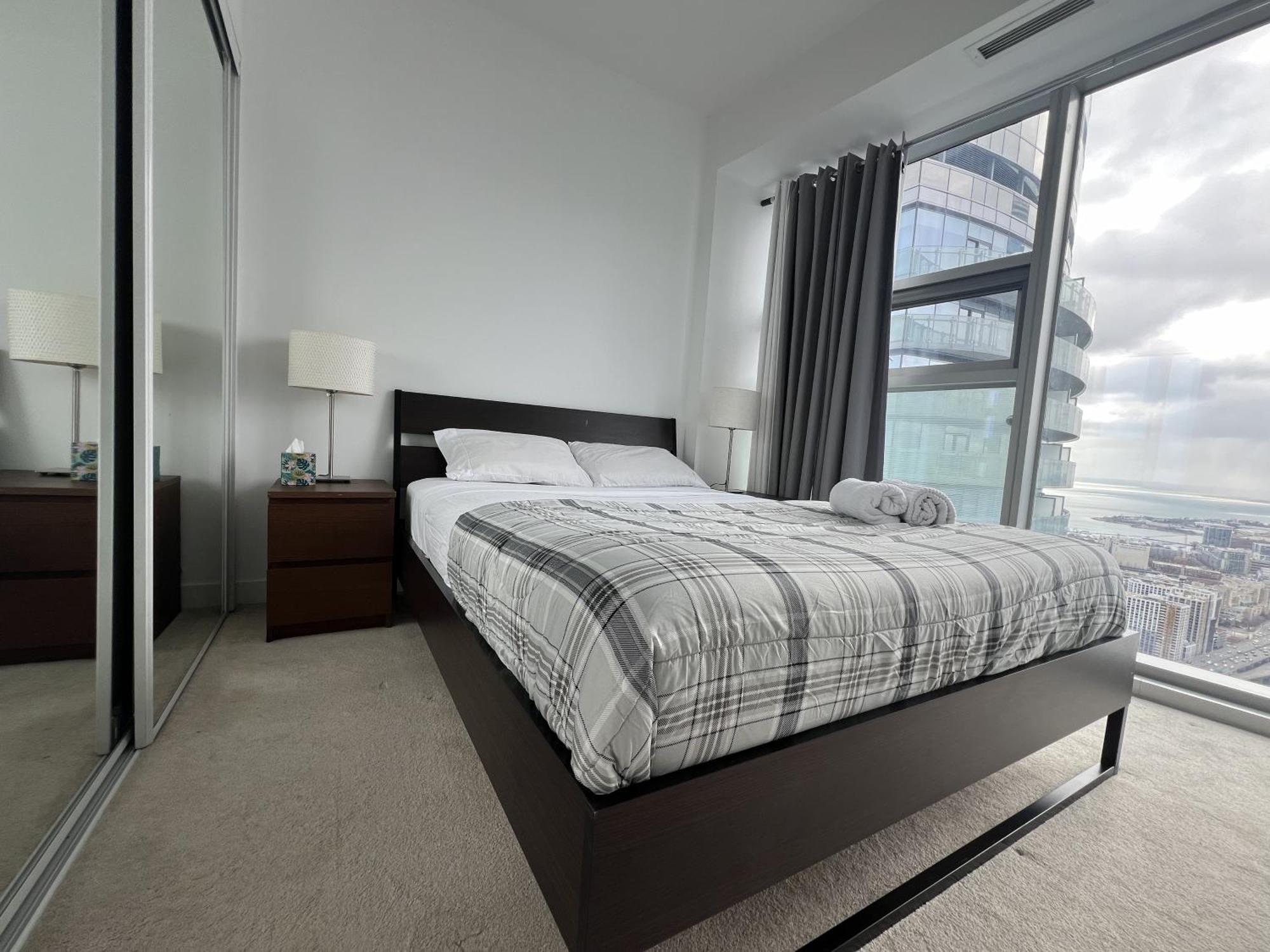Grand Royal Suites โตรอนโต ภายนอก รูปภาพ